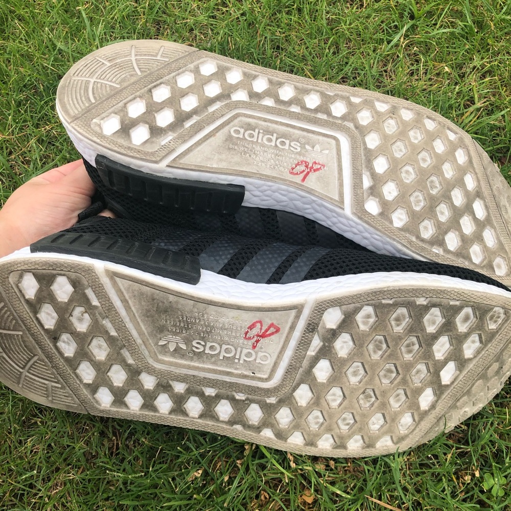 Mens black adidas boost running shoes - Picture 6 of 8